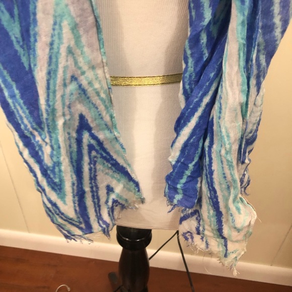 Chico’s Blue White Print Scarf - Picture 2 of 5